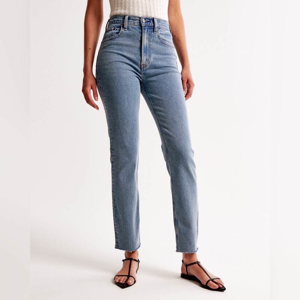 Abercrombie & Fitch The Ankle Straight Ultra High Rise Jean